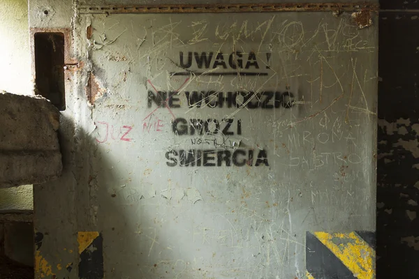 Polen, Zachodniopomorskie, Brzeznica, dörren till en nedlagd kalla-wa — Stockfoto