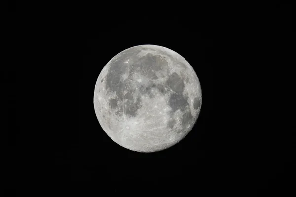 Een Volle Maan Een Donkere Lucht — Stockfoto