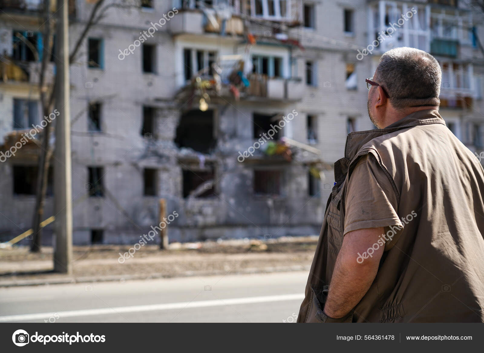 Man Stands Destroyed House Hit Shell Military Operations Ukraine ...