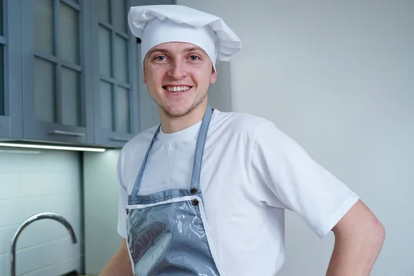 Porträt Eines Kochs Der Küche Der Das Essen Zubereitet Stockbild