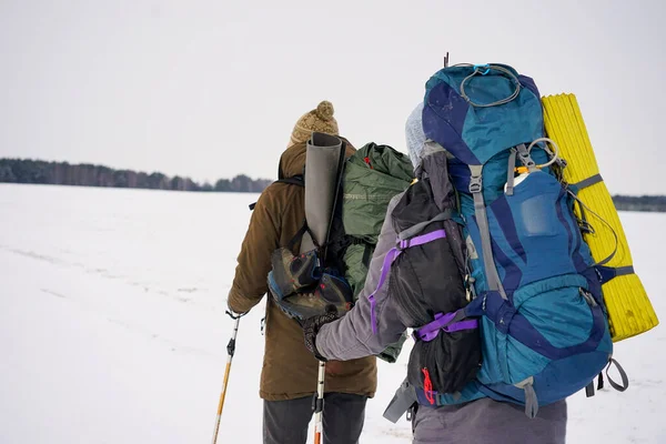 Two Guys Walk Loose Snow Winter Expedition Carry Large Backpacks —  Fotos de Stock