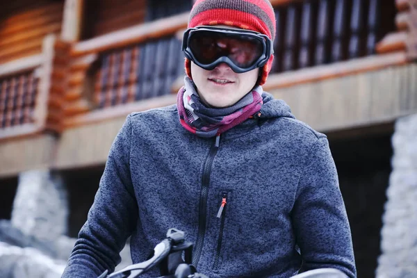 Guy Ski Goggles Holds Snowboard His Hand Resort House Ski — ストック写真