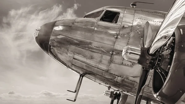 历史性飞机的座舱 — 图库照片