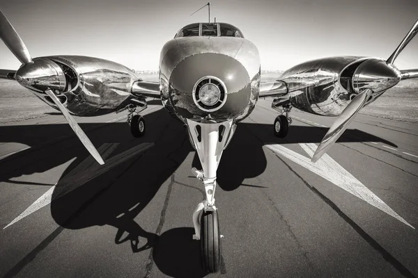 Historyczne Statki Powietrzne Pasie Startowym — Zdjęcie stockowe