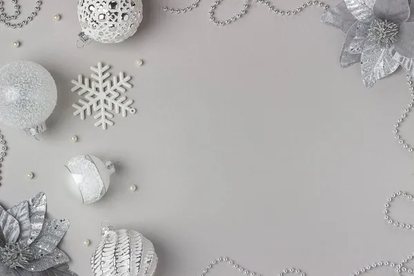Cadre Vacances Argent Blanc Brillant Décorations Noël Sur Fond Gris — Photo
