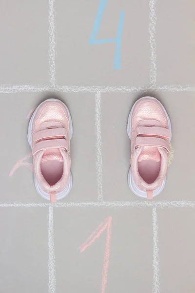 Pink Sneakers Hopscotch Game Top View Flat Lay — Stock Photo, Image