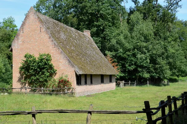 Altes Bauernhaus — Stockfoto