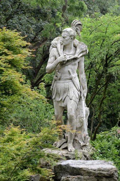 Statue of a native indian — Stock Photo, Image
