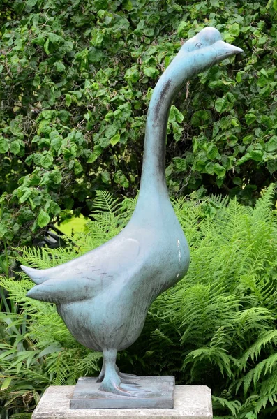 Sculpture of a gooze — Stock Photo, Image