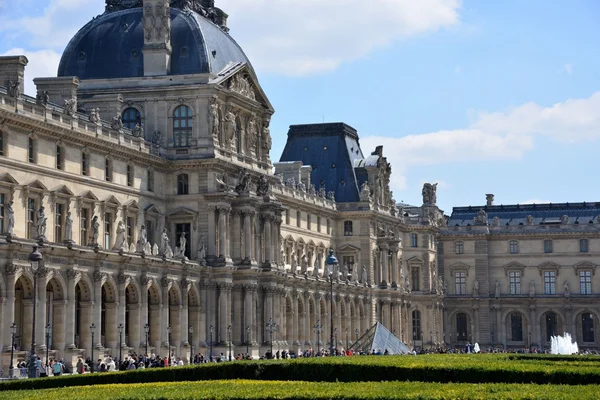 Louvre Müzesi — Stok fotoğraf