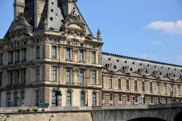 Het Louvre — Stockfoto