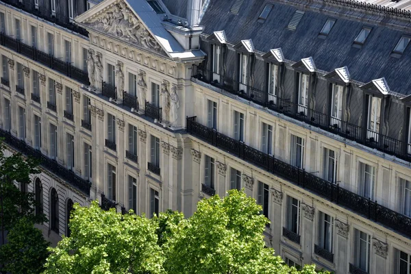 Дома в Париже — стоковое фото