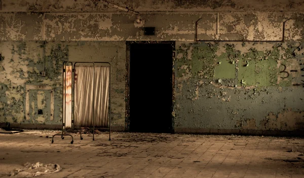 Antigo Hospital Abandonado Decadência Assustador Dano Ruína Conceito — Fotografia de Stock