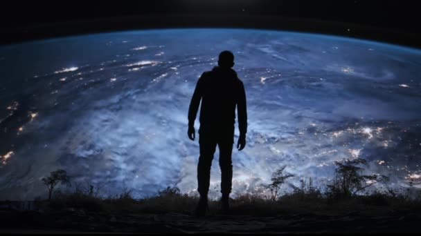 Man Walking Toward Planet Earth I Sapce Globalisering Kommunikation Globalt nätverk Great Reset Globala frågor Koncept 8K — Stockvideo