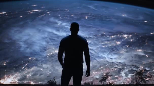Hombre Obsrving Tierra Desde la Nave Espacial Jardín Vida Creación Planeta Formación Ciencia y Tecnología Superhéroe Ciencia y Tecnología 8k — Vídeo de stock