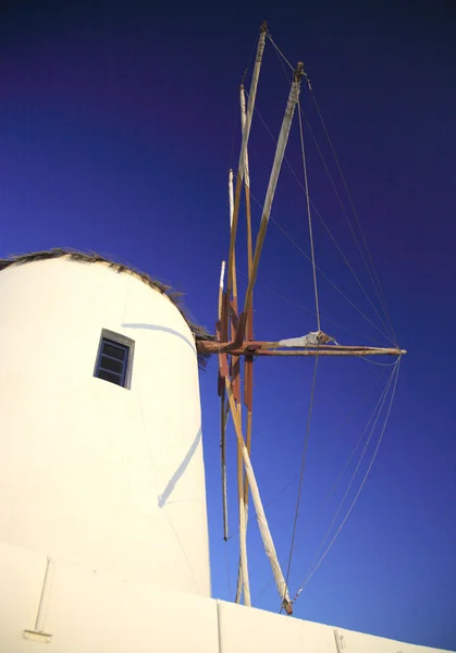 Ветряная мельница Санторина — стоковое фото
