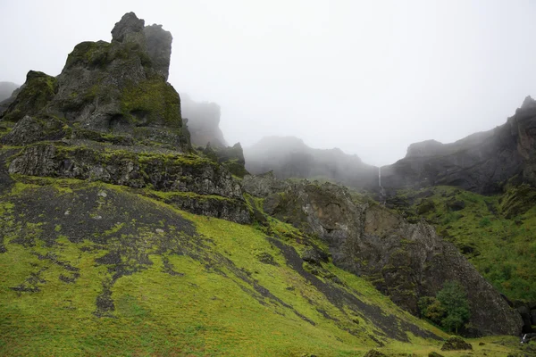 Colinas brumosas de Islandia — Foto de Stock