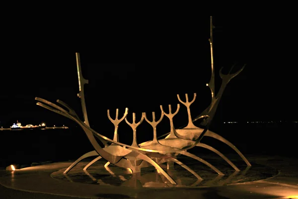 Viking boat sculpture — Stock Photo, Image