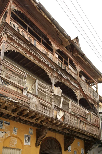 Run down apartment block Mombasa — Stock Photo, Image