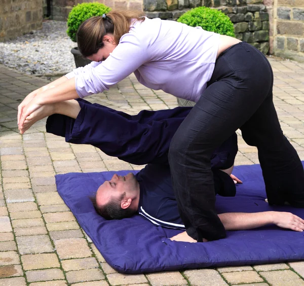 Shoulder stand — Stockfoto