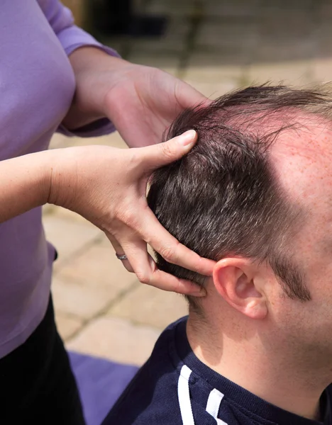 Head massage — Stock Photo, Image