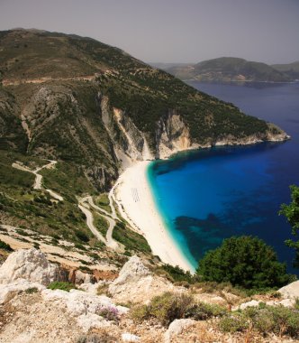 myrtos beach yolda