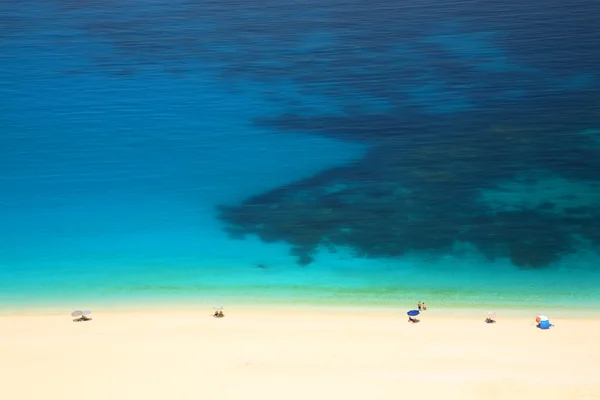 Turquoise sea, white sand — Stock Photo, Image