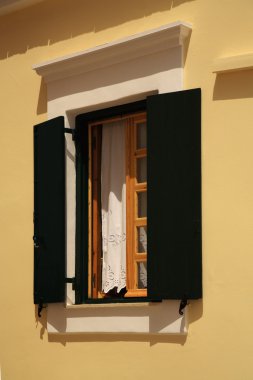 Yunan kepenkli pencere