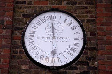 Greenwich at saat