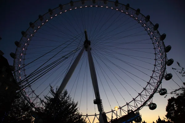Looking up at the London Eye — Stock Photo, Image