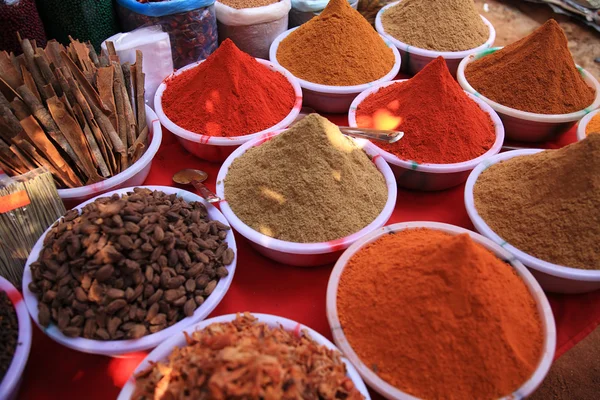 Cooking spices in Indian market — Stock Photo, Image