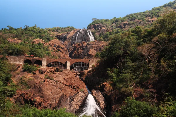 Blick auf dudhsagar Falls — Stockfoto