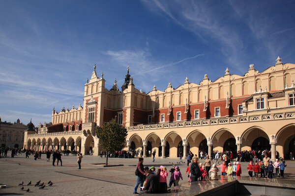 Суконный зал, Польша
