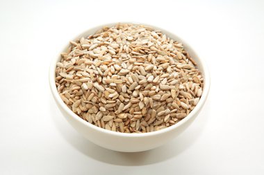bir kasede ayçiçeği tohumu