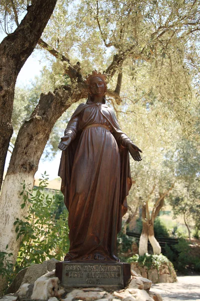 รูปปั้นของเวอร์จินแมรี่ — ภาพถ่ายสต็อก