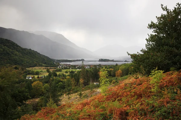 Vista para a aldeia de Glencoe — Fotografia de Stock