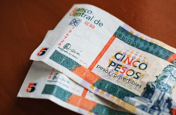 Beş Cabrio Küba Pezosu notları