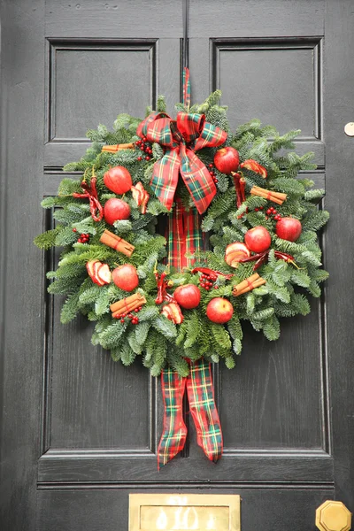 Red apple and chillies wreath — Stock Photo, Image