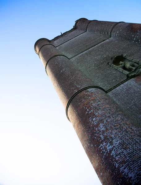 Ángulo extraño de la Torre del Rey Alfredo — Foto de Stock