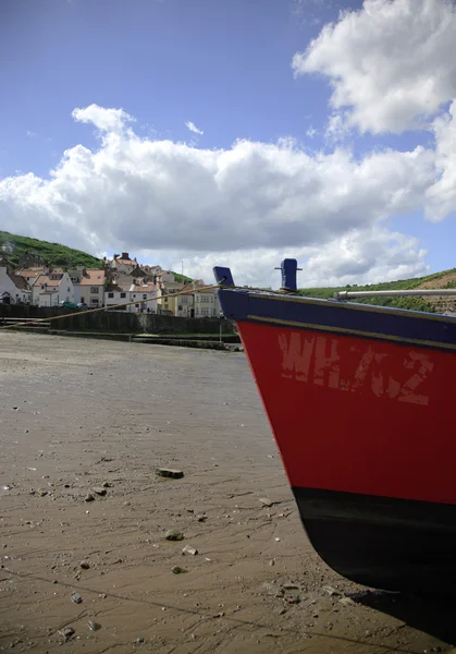 Fischerboot am Strand — Stockfoto