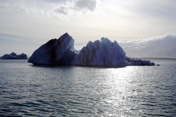 Silhouette der Eisberge — Stockfoto
