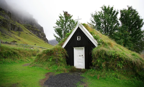 Petite église de gazon — Photo