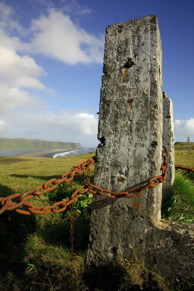 Posts and chain view — Zdjęcie stockowe