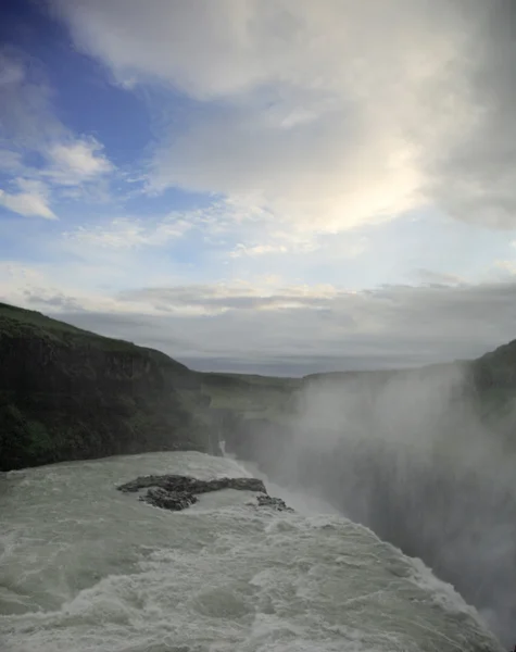 Gullfoss och blå himmel — Stockfoto