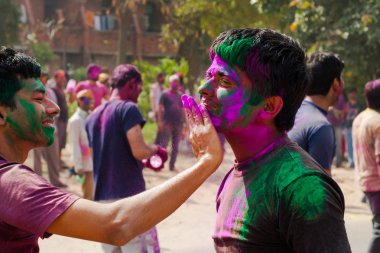 Holi Festivali kutlamaları içinde Hindistan