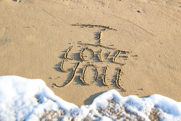 Parole Che Amo Scrivere Sulla Sabbia Sulla Spiaggia Sullo Sfondo — Foto Stock