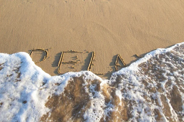 Word Relax Schreef Het Zand Tegen Achtergrond Bericht Zegt Relax — Stockfoto