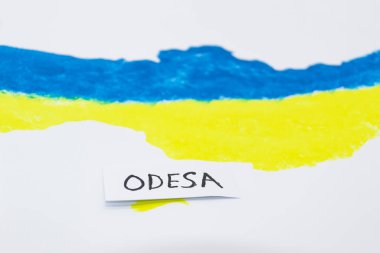 Üzerinde ODESA yazan mavi ve sarı renkli Ukrayna haritası.