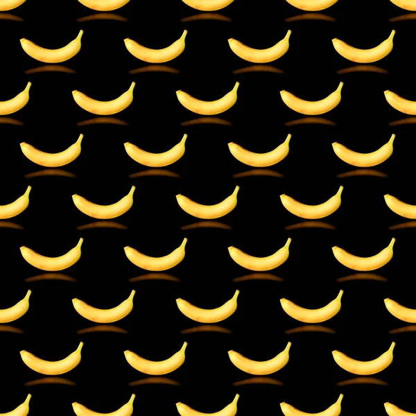 Seamless banana pattern with reflection on a black background — 图库照片