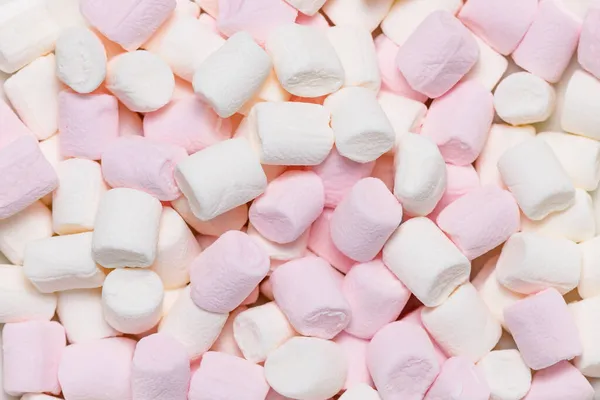 Söt luftig mjuk pastell rosa och vita marshmallows. Livsmedelsbakgrund — Stockfoto